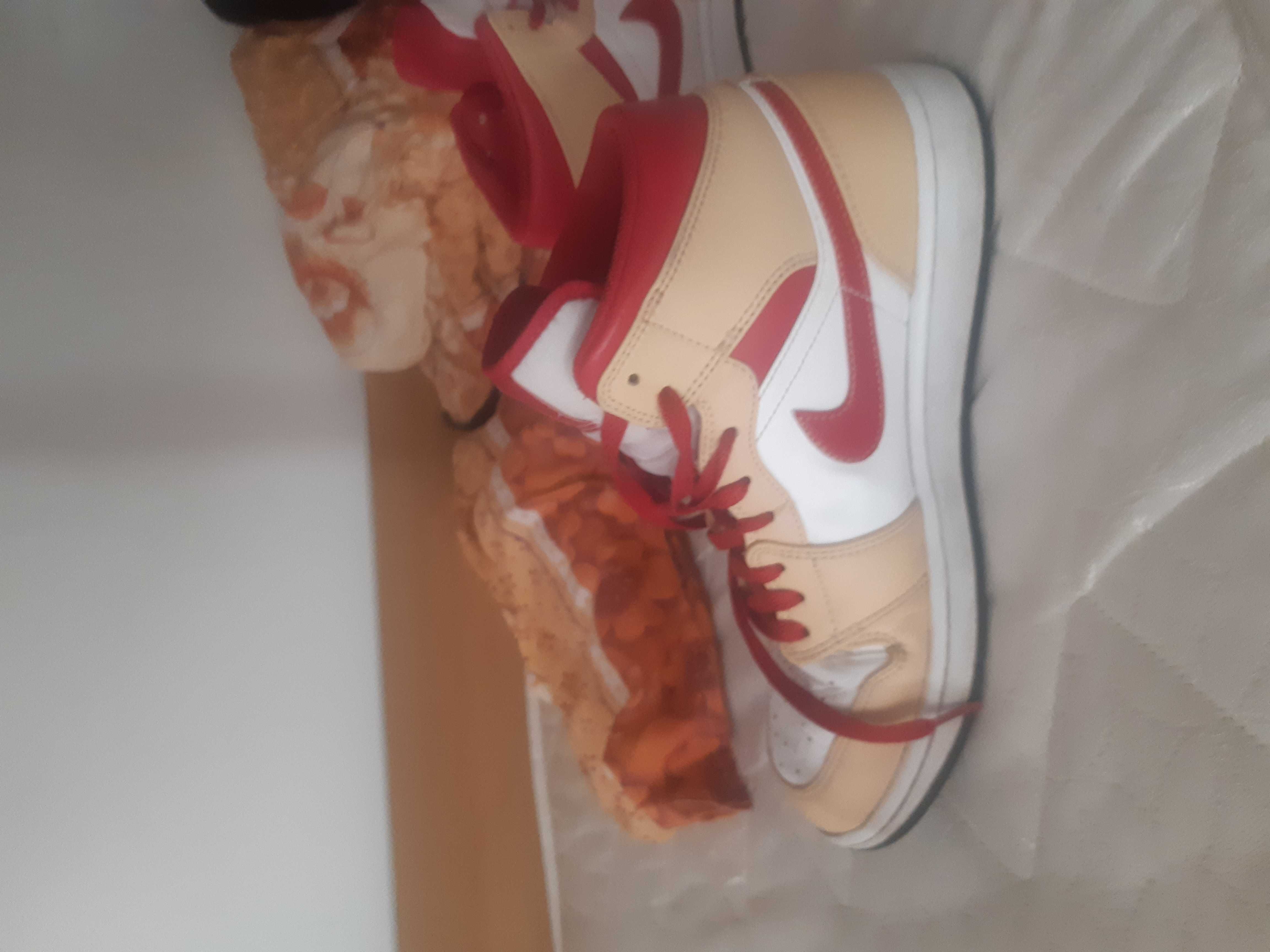 Jordan 1 Mid Beige Red