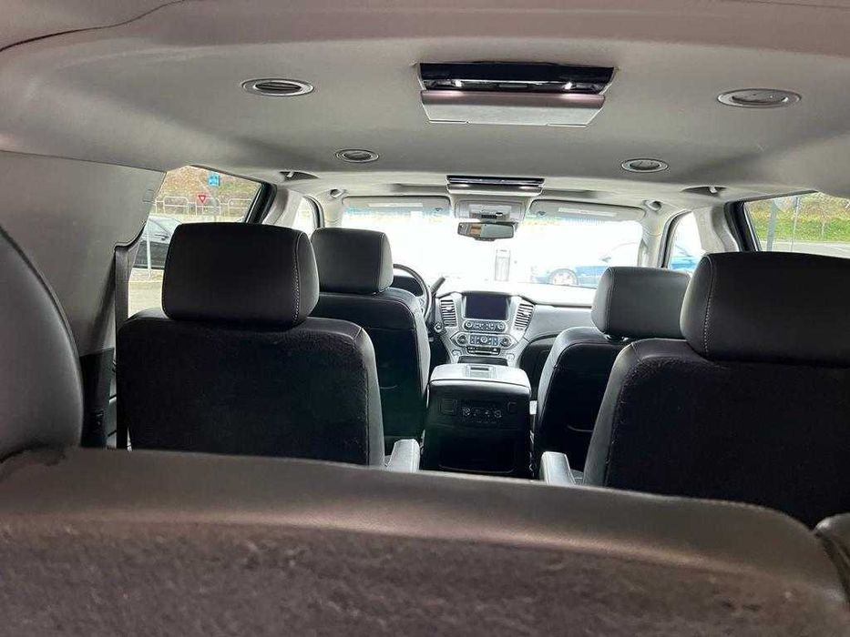 Chevrolet Suburban Premier