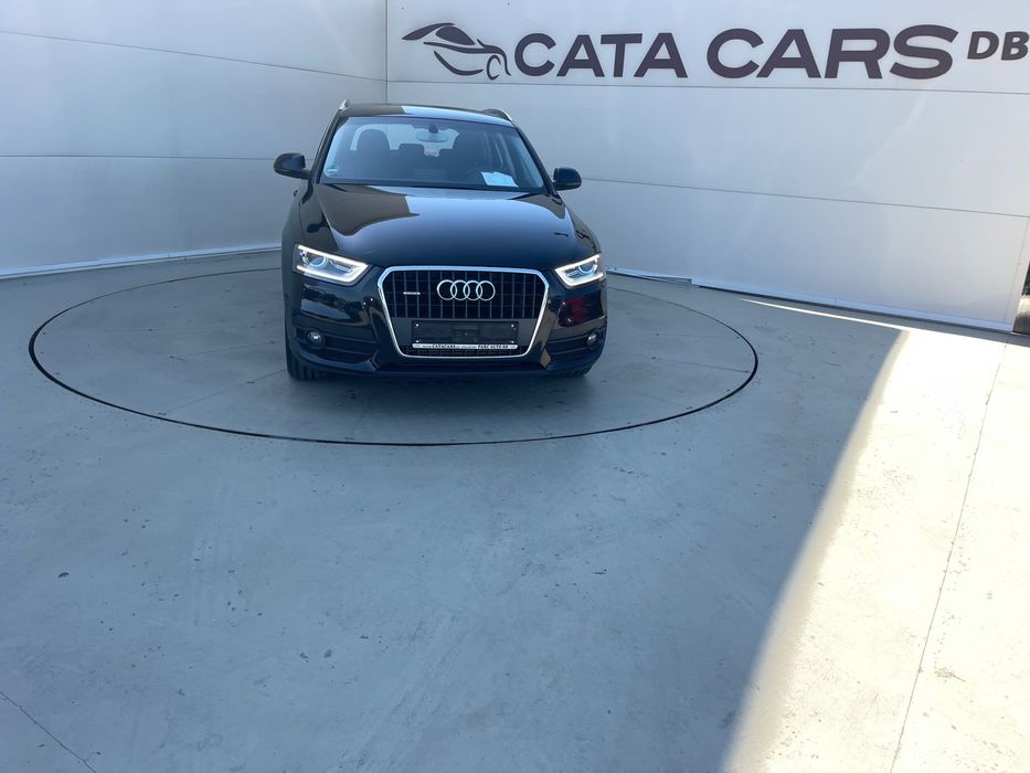 Audi Q3 Audi Q3 2.0TDI, 177CP, Euro5, BI-Xenon, Navi, Webasto,Scaune incalzite