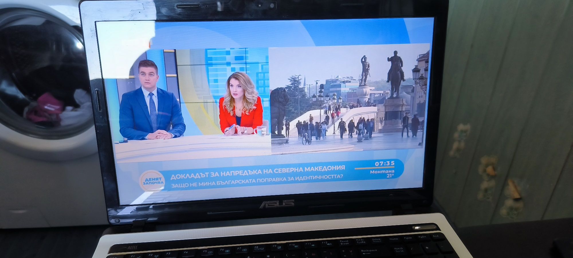 Asus лап топ във добро състояние.
