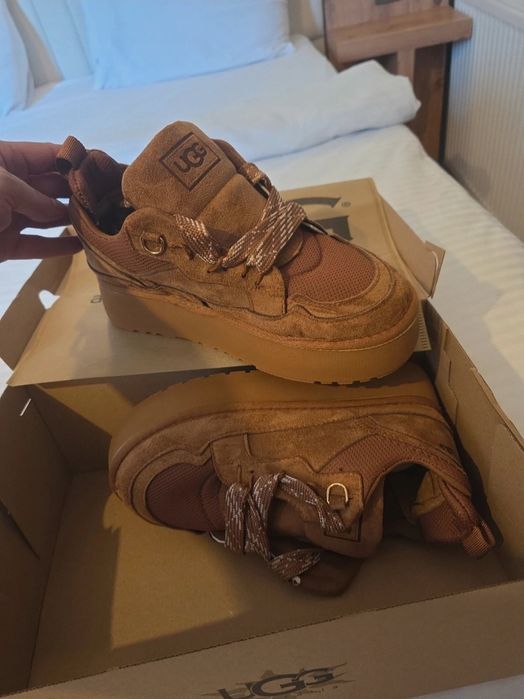 UGG Lowmel , noi in cutie marimi 36-40