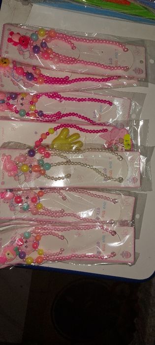 Lot jucarii set margele