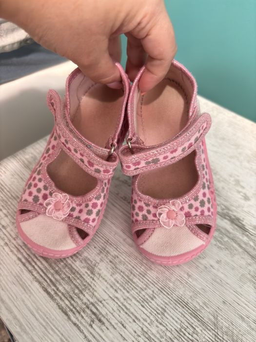 Пантофки Колев и Колев