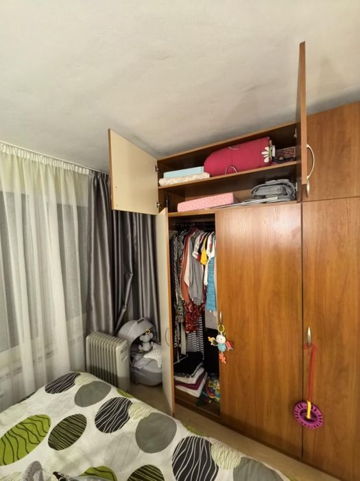 Петкрилен гардероб