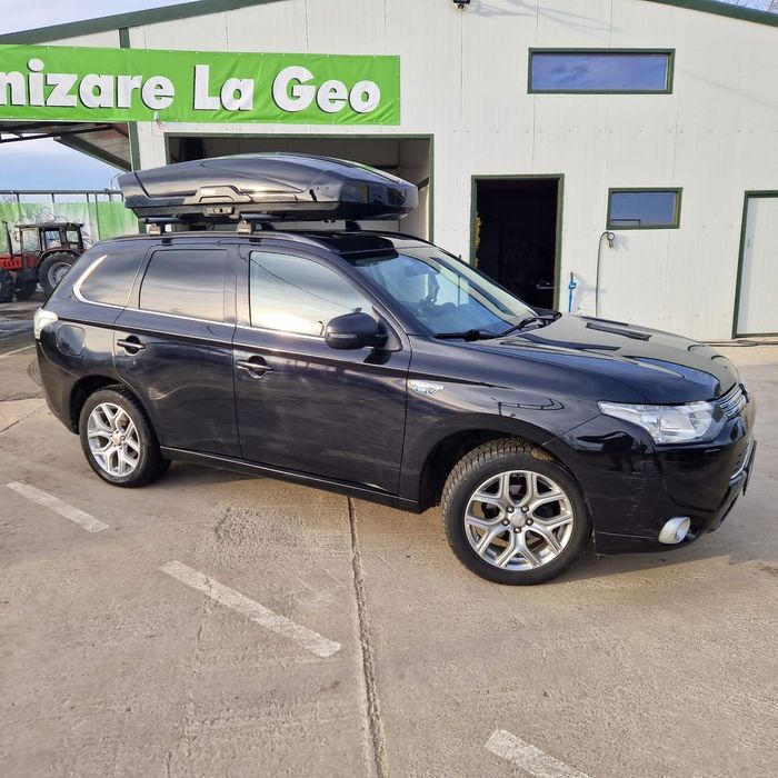 Mitsubishi Outlander Vând Mitsubishi Outlander Plug In Hybrid