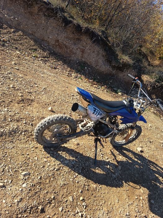 Vând/schimb cross 125cc 2000 lei negociabil