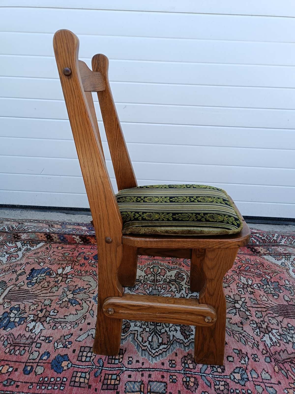 Масивни и тежки стари дъбови трапезни столове внос Холандия