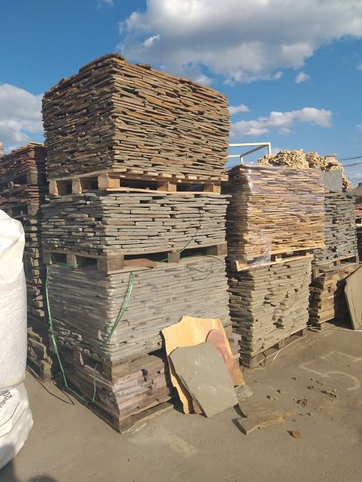 Дикий камень красный