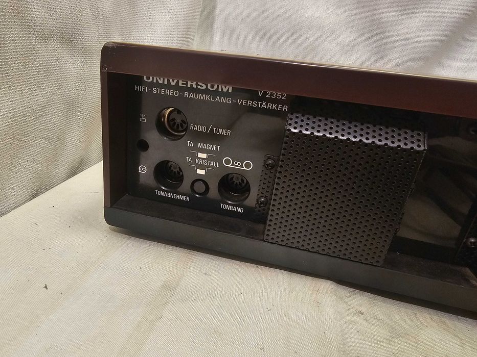 Amplificator statie vintage Universum V2352 Vu-metre analog GERMANIA