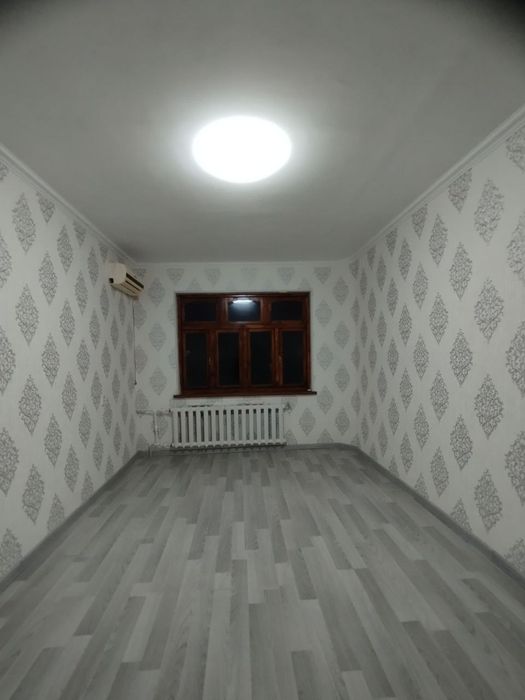 Продажа 1 хона 4 етаж 4 етажл 
Кора камиш 1/3
Бакон 2*6 кв 42