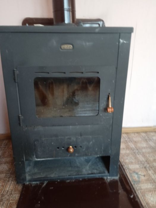 Камина на дърва голяма