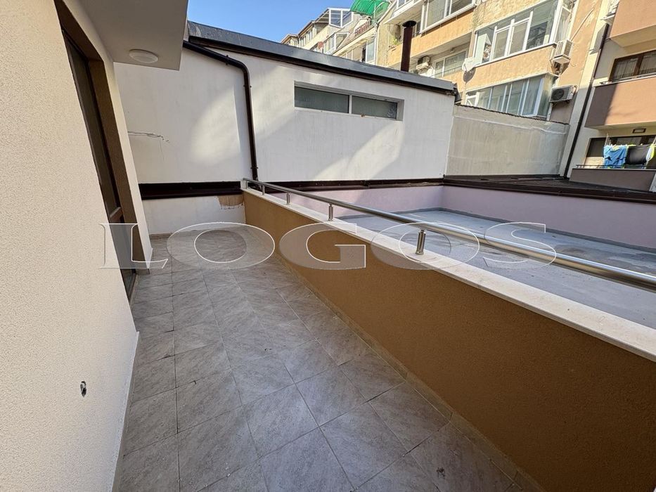 Продава се Тристаен апартамент в Варна, Лятно кино Тракия - 112 кв.м за 1965 €/кв.м - Снимка #4