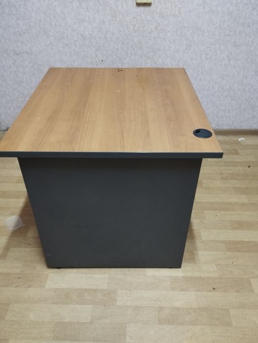 Продам офисный стол