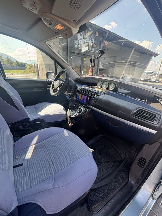 Fiat Ulysse 2.0i – 136 CP, an 2002 – 7 locuri – Stare impecabilă