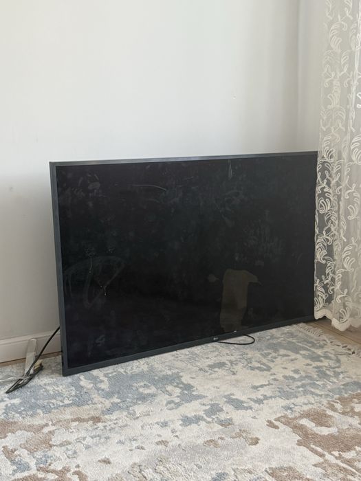 Телевизор б/у  120 см  смарт , пользовались не долго