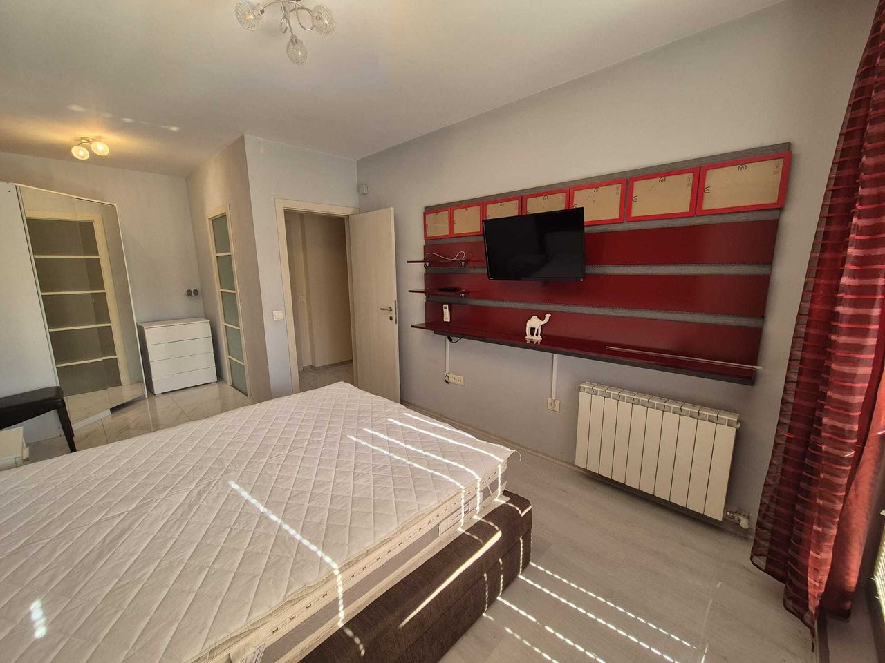 Дава се под наем Тристаен апартамент в София, Център - 120 кв.м за 950 € - Снимка #9