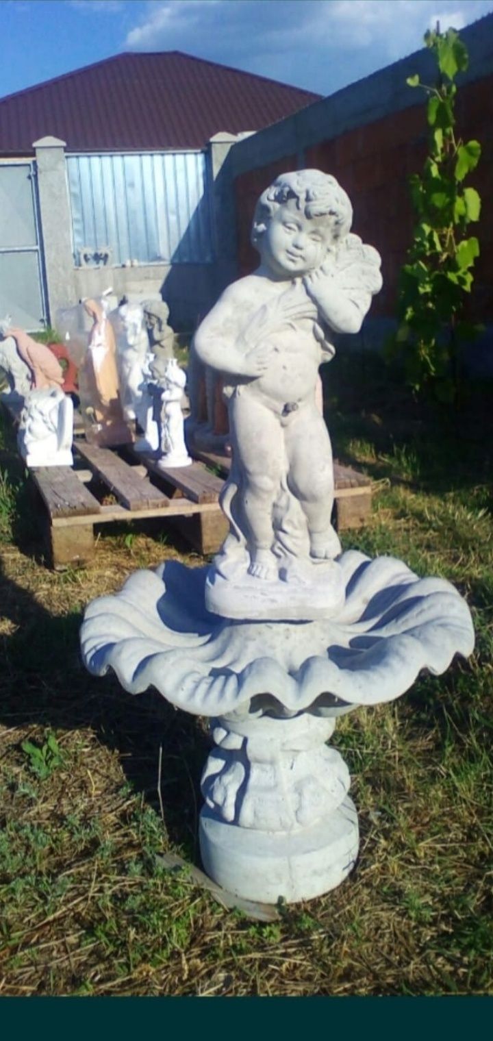 Fântână Arteziană cu statuetă