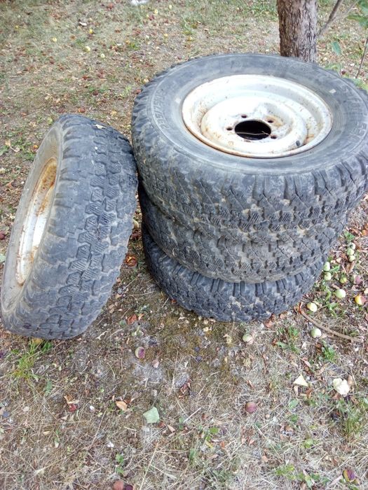 Гуми и джанти за УАЗ