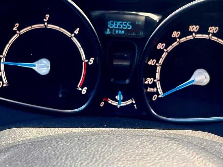 Ford fiesta 2015 , stare excelenta merita văzut