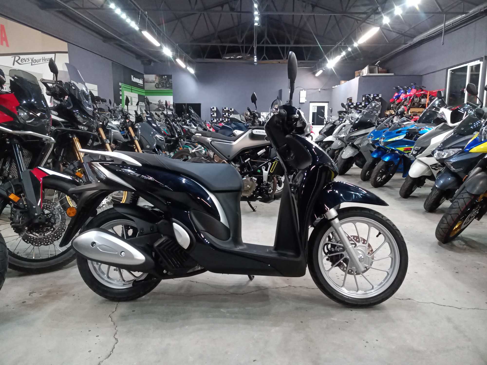 Honda SH Mode 125 an 2024 noua 0 km - cu precomanda Honda Constanta