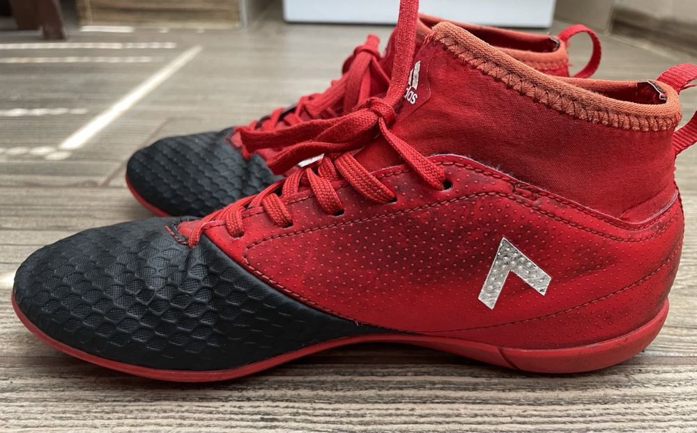 Детски футболни стоножки