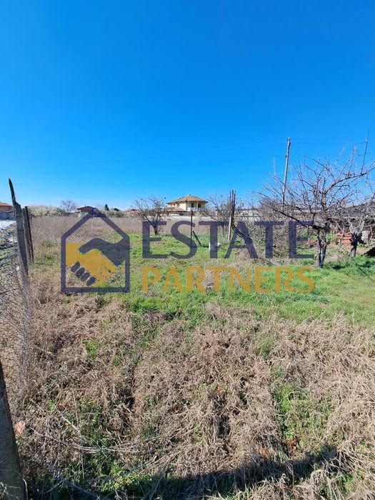 Парцел в Пловдив, област-с.Радиново площ 2454 цена 120000