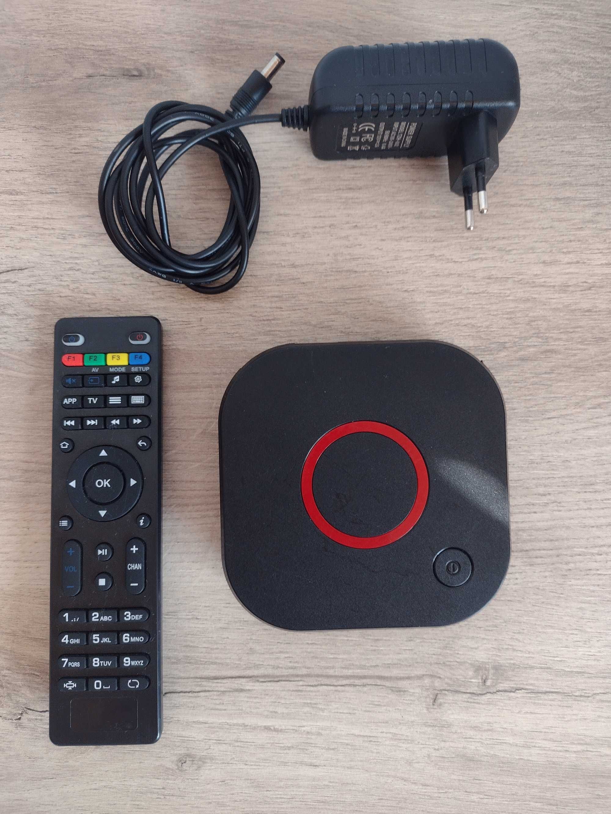 MAG 324 tv box приемник