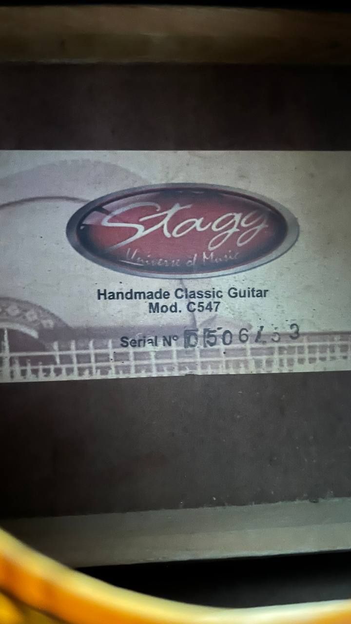 Gitara sotiladi Qarshi 40 lik 
Stagg 41 lik 
Klasika ovoz zur 
Narxi 2