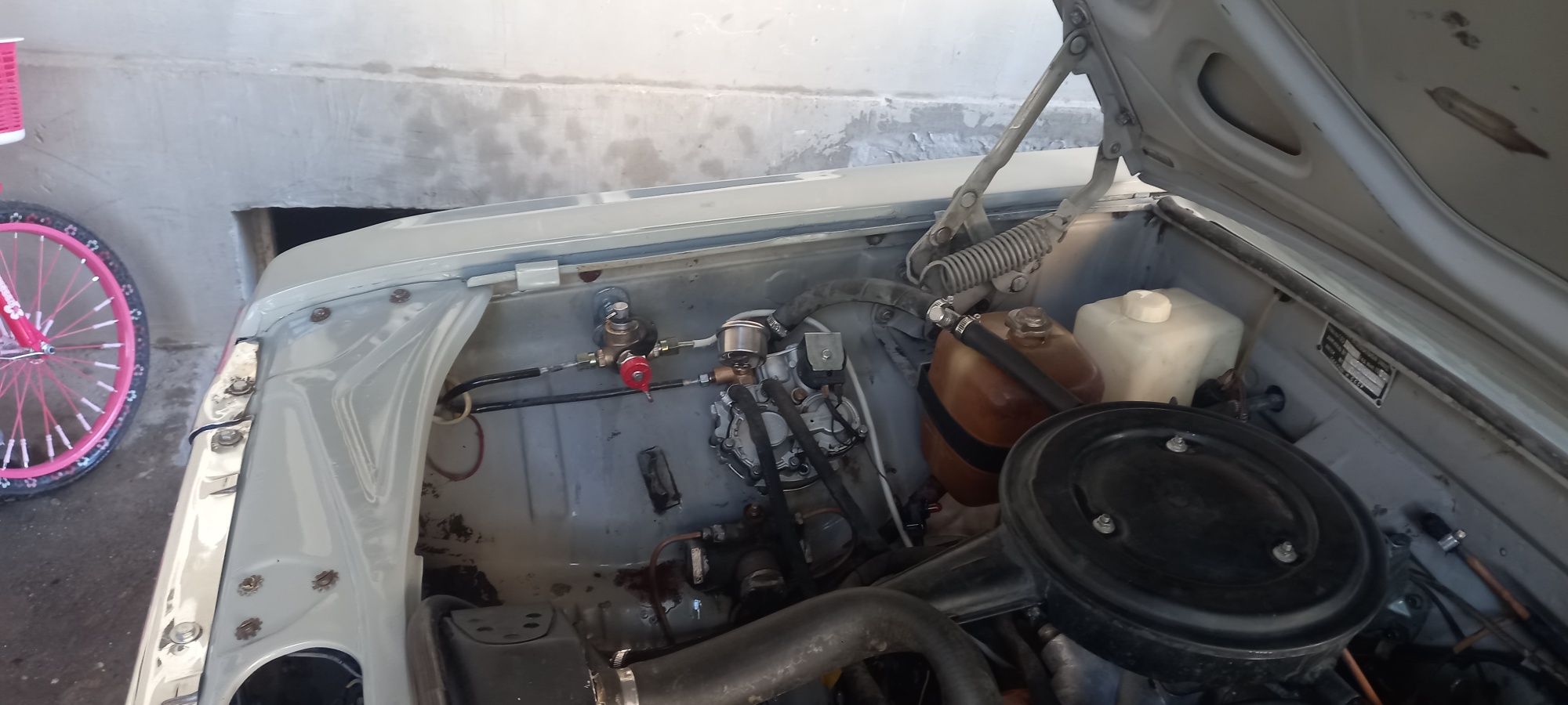 Gaz 2401 sotiladi