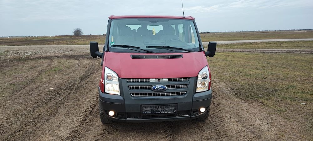 Vând Ford Transit 8+1