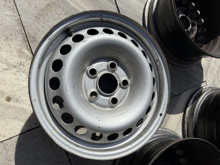 Продавам 4 бр VW ламаринени джанти 16 цола