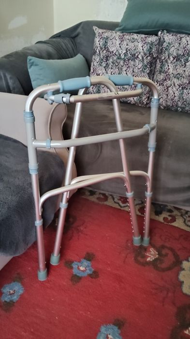Cadru mers pentru persoane cu dizabilități