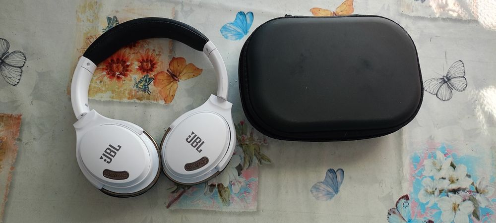 Продам наушники JBL беспроводные