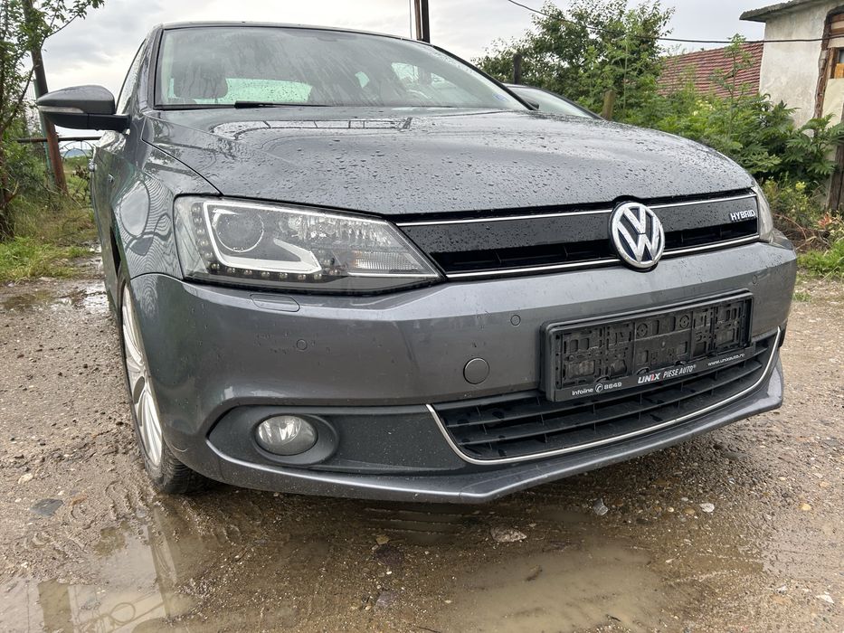 Bară față completă, faruri xenon , trager, aripi Volkswagen Jetta 2014