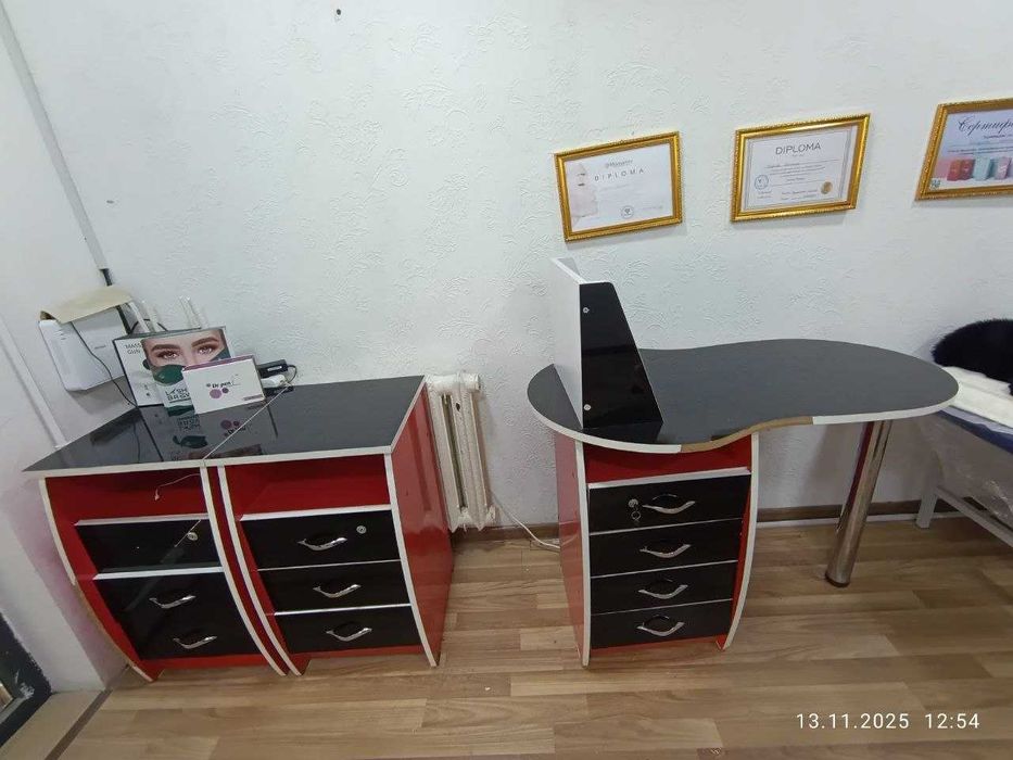Срочно сотилади Салон красоты  ТИРНОҚЧИ столи ва тумба арзон нархда