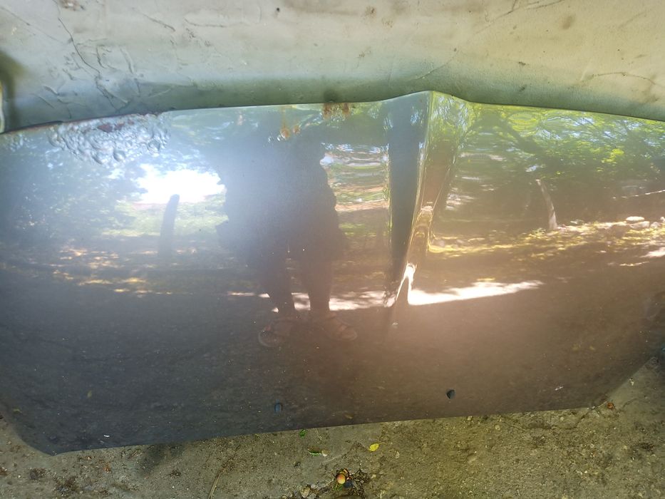 Мицубиши грандис-преден капак и десен стоп