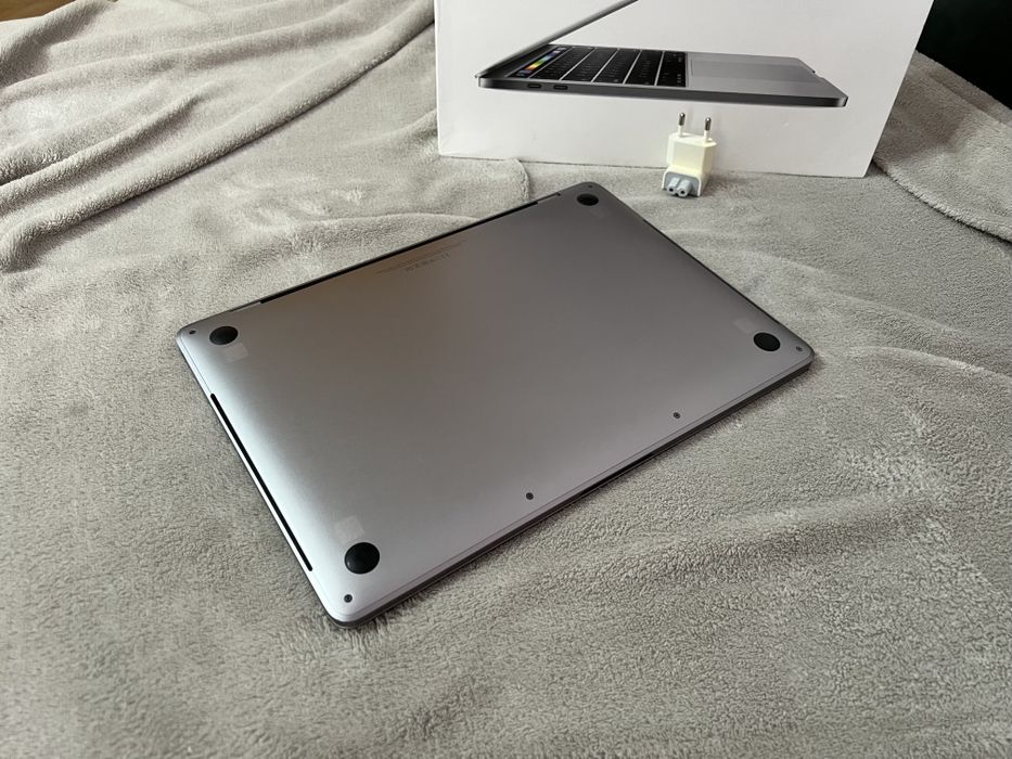 MacBook Pro 13”, 2017 3.1GHz 8/256GB