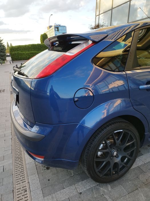 FORD FOCUS, ST пакет, TITANIUM, джанти SPARCO
2.0 бензин, 145 к.с, 5-с
