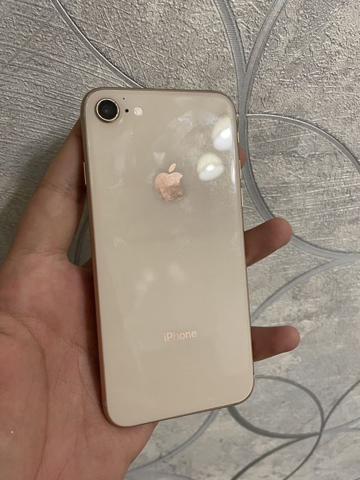 iPhone 8 на 128гб на запчасти