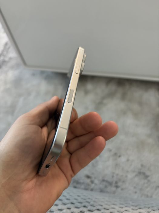 Iphone 16 pro 256 gb white