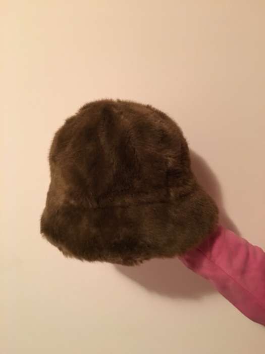 Vand caciula de dama din blana