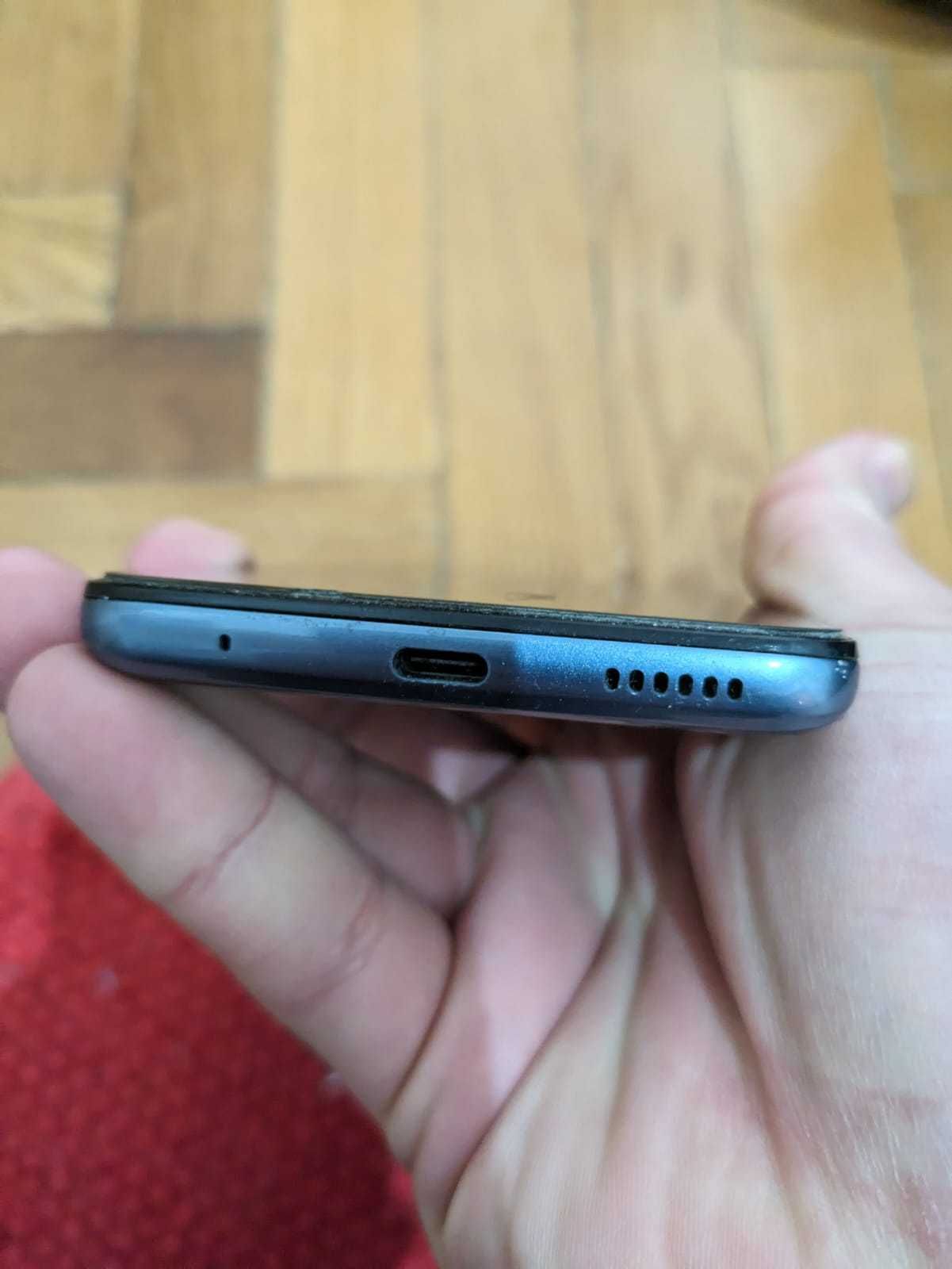 Motorola G60 cu încărcător, la cutie, bine îngriji, 128GB 6GB RAM