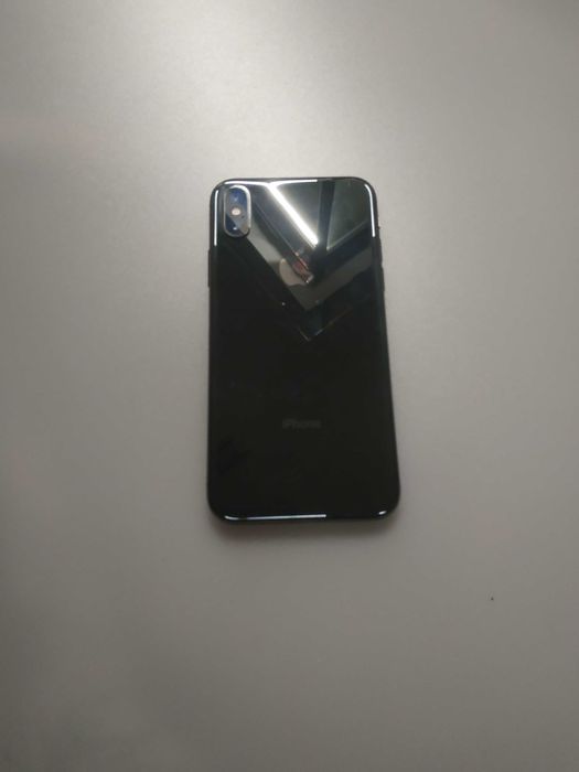 Продам телефон iPhone x на запчасти