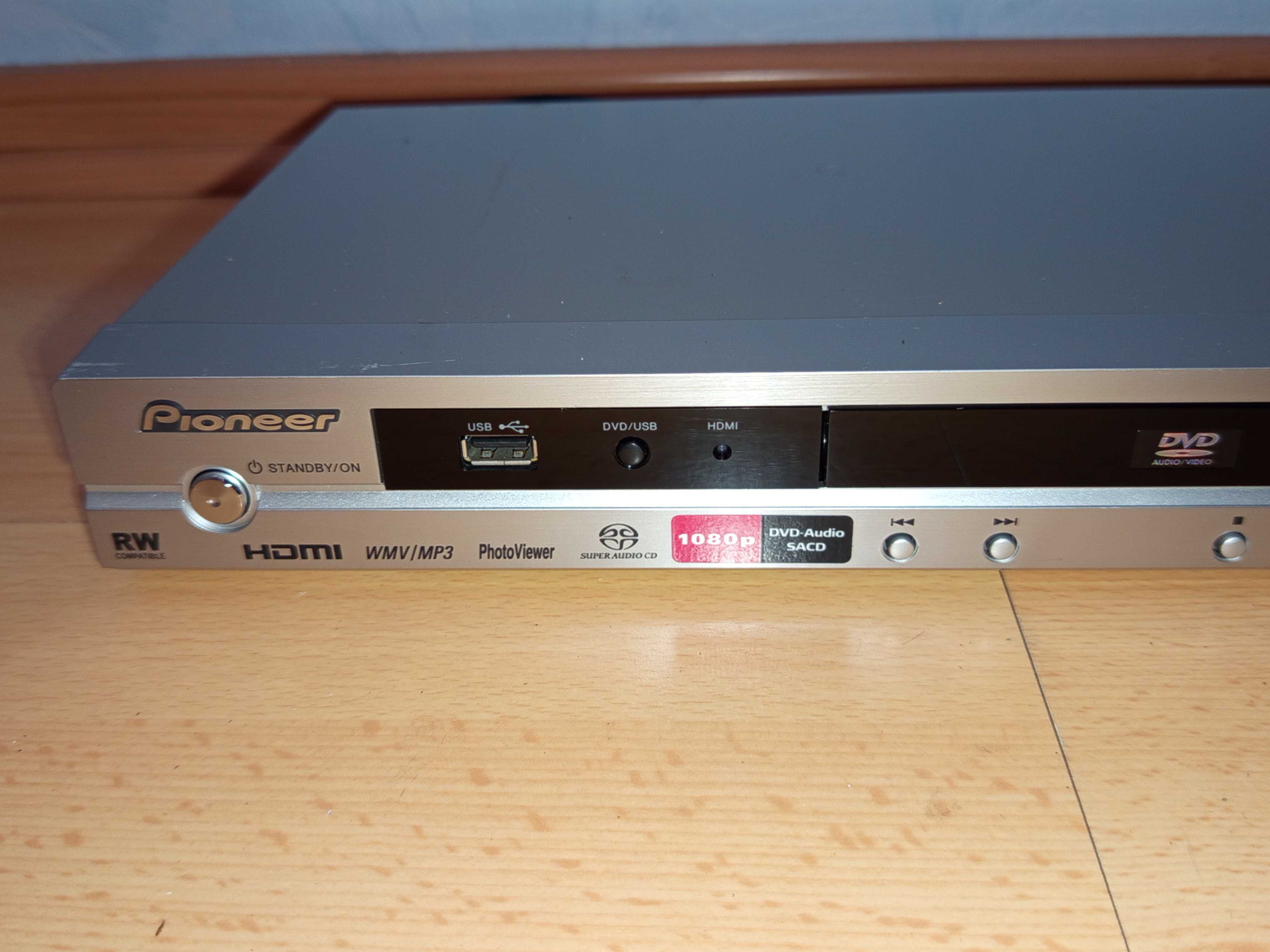 DVD плейър Pioneer DV-600AV