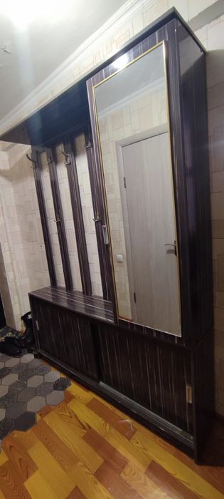 Продаётся прихожая