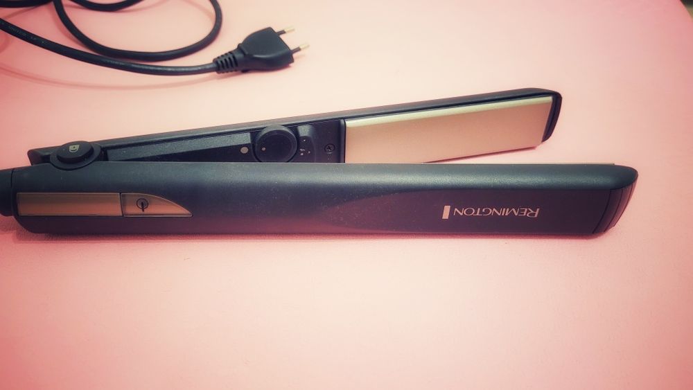 Placă de păr Remington S1005 Ceramic Slim 220