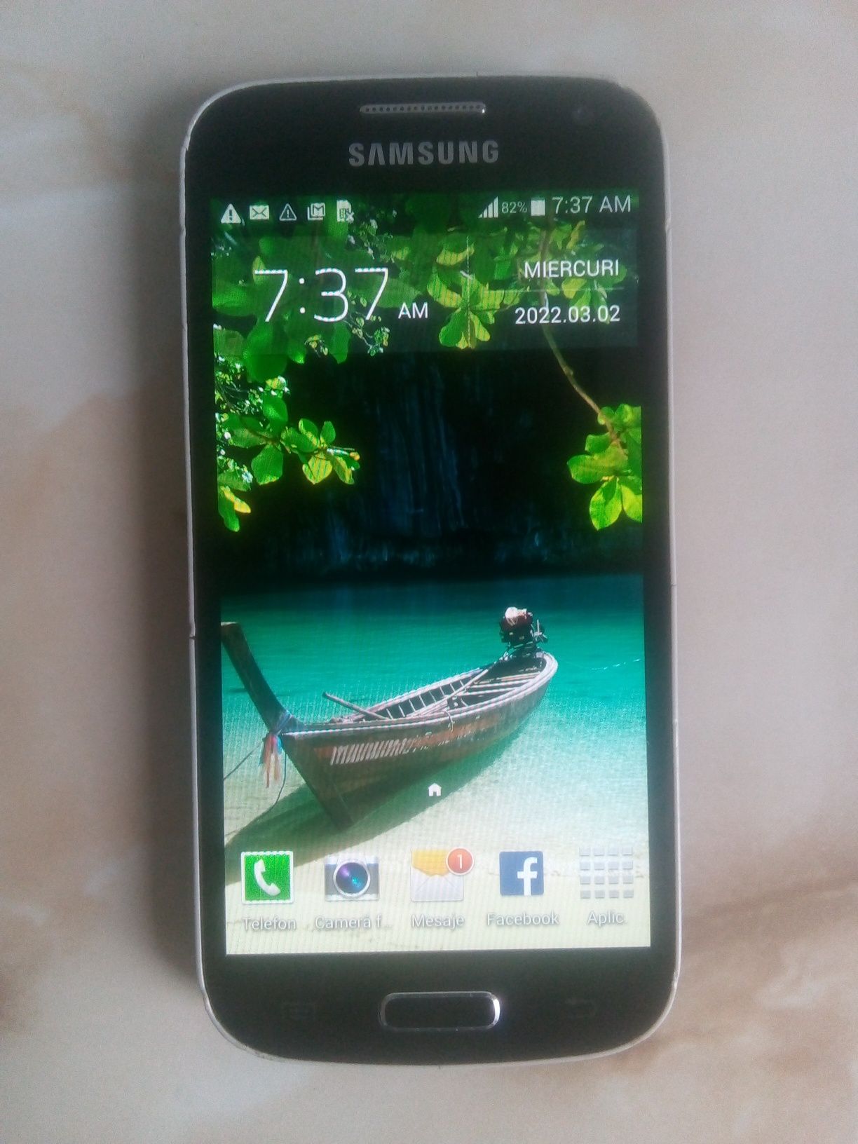 Vând telefon Samsung Galaxy S4 Mini negru NEcodat //poze reale