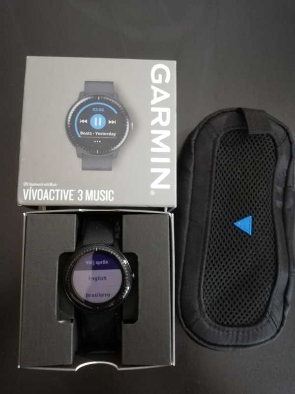 Ceas sport negru - Garmin Vivoactive 3 Music Smartwatch + accesorii