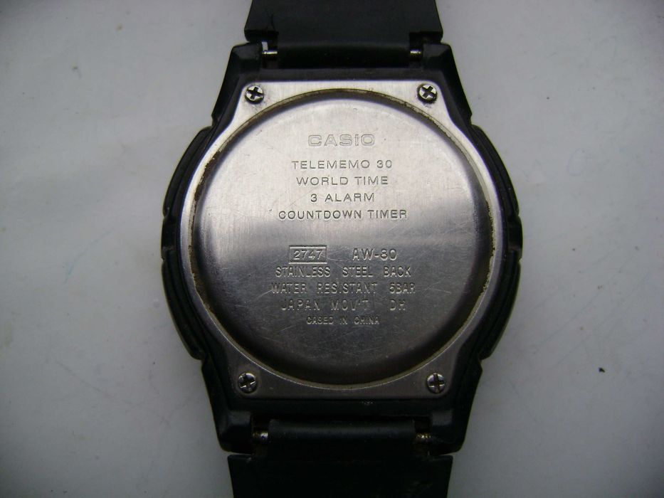 Продавам 5 броя кварцови часовника Swatch и Casio