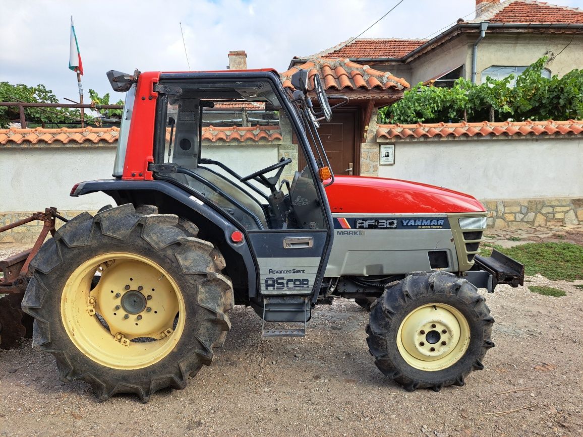 Продавам трактор Yanmar Af 30